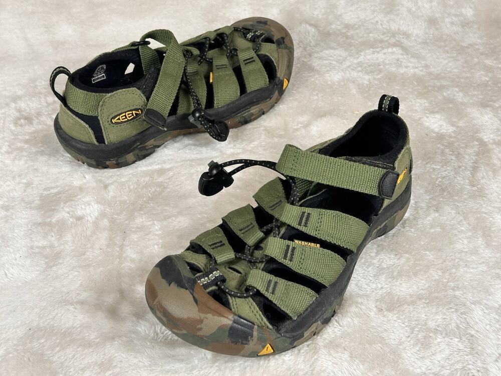 Keen Boys Newport H2 Sandals Size 2 Youth Army Green Sport Waterproof Shoes